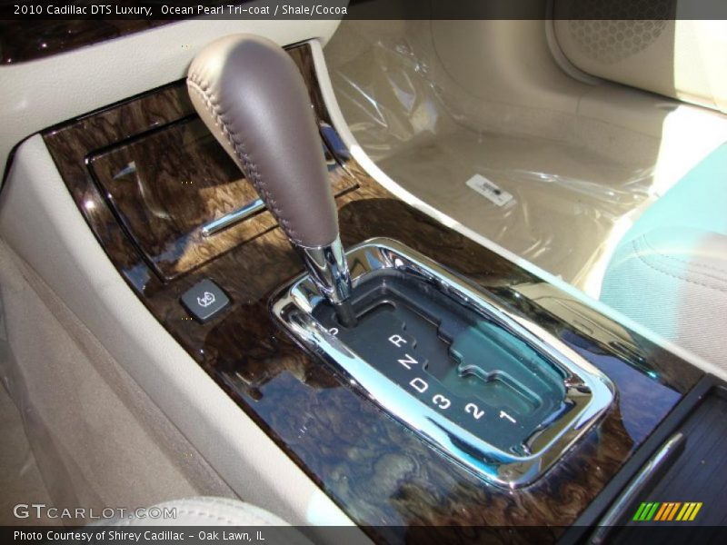 Ocean Pearl Tri-coat / Shale/Cocoa 2010 Cadillac DTS Luxury