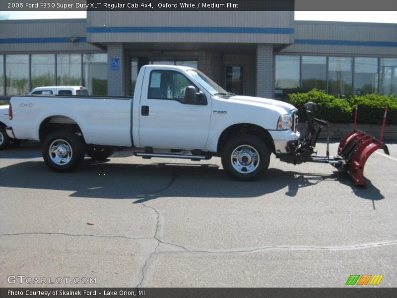 Oxford White / Medium Flint 2006 Ford F350 Super Duty XLT Regular Cab 4x4