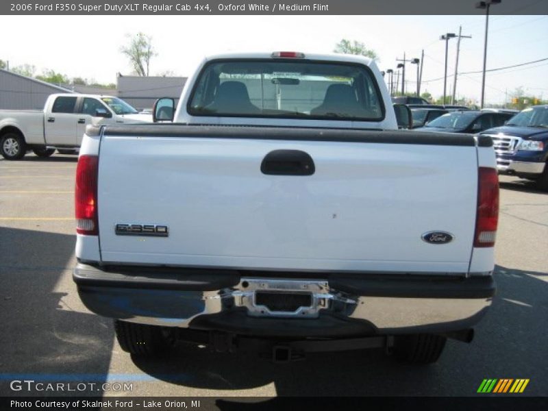 Oxford White / Medium Flint 2006 Ford F350 Super Duty XLT Regular Cab 4x4