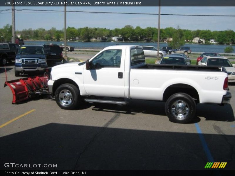 Oxford White / Medium Flint 2006 Ford F350 Super Duty XLT Regular Cab 4x4