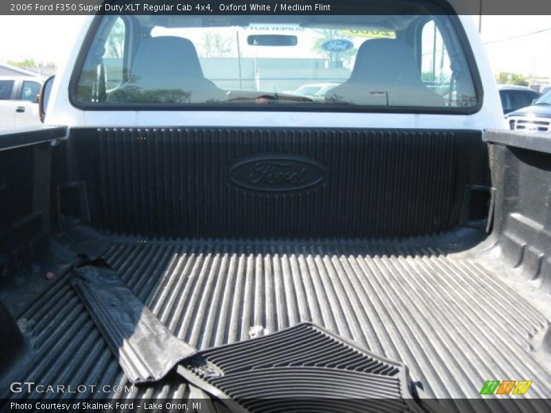 Oxford White / Medium Flint 2006 Ford F350 Super Duty XLT Regular Cab 4x4