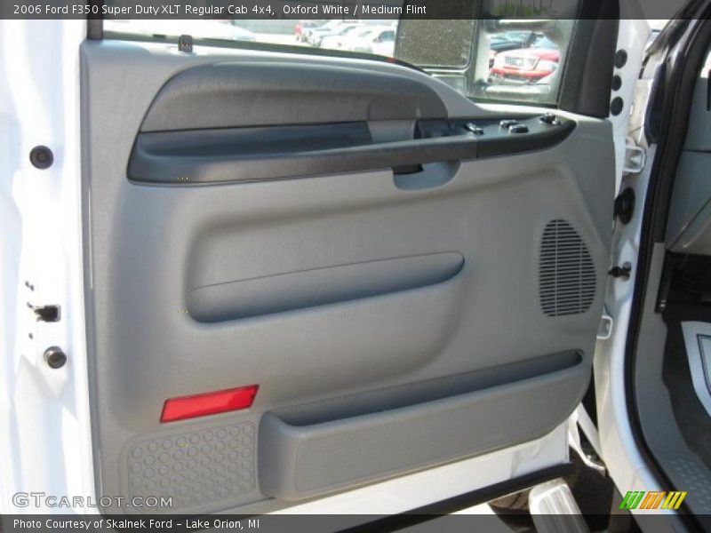 Oxford White / Medium Flint 2006 Ford F350 Super Duty XLT Regular Cab 4x4