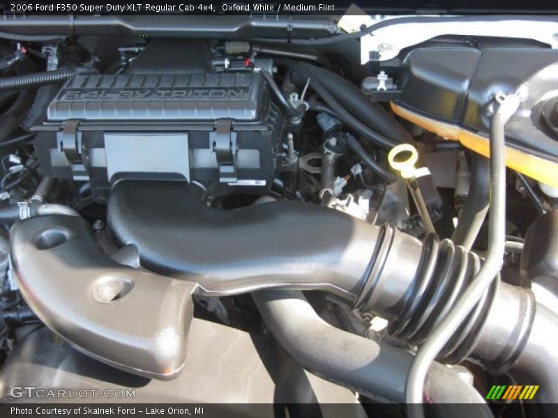 Oxford White / Medium Flint 2006 Ford F350 Super Duty XLT Regular Cab 4x4