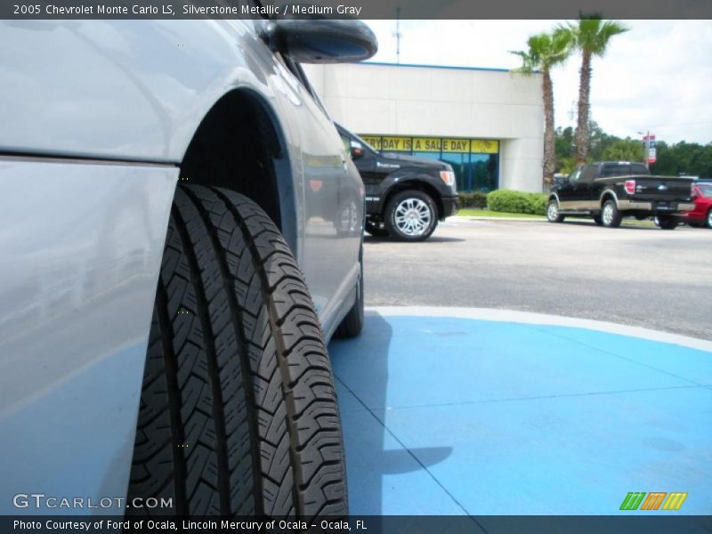 Silverstone Metallic / Medium Gray 2005 Chevrolet Monte Carlo LS