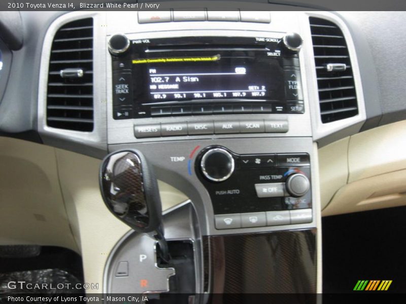 Blizzard White Pearl / Ivory 2010 Toyota Venza I4