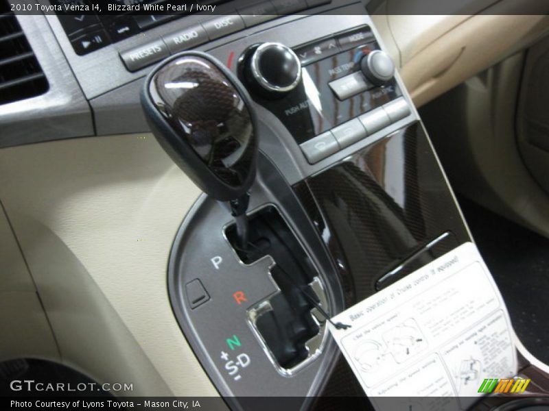 Blizzard White Pearl / Ivory 2010 Toyota Venza I4