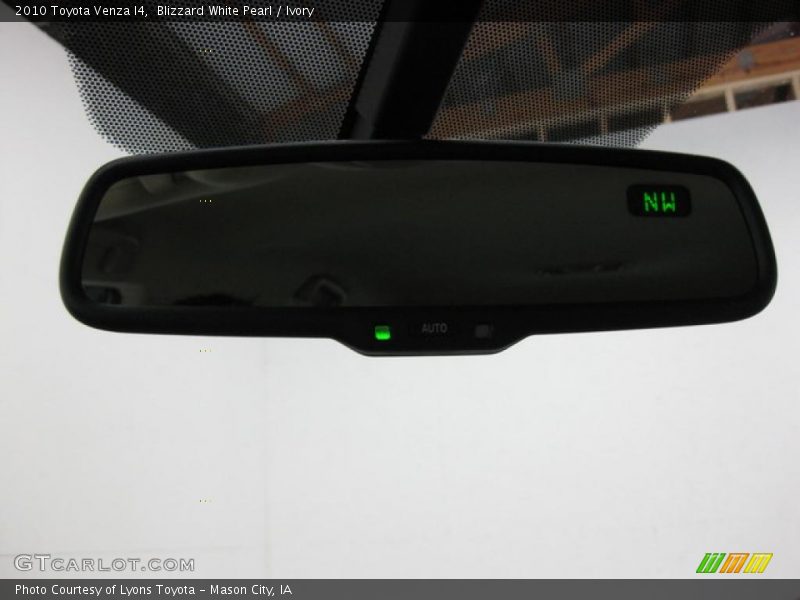 Blizzard White Pearl / Ivory 2010 Toyota Venza I4