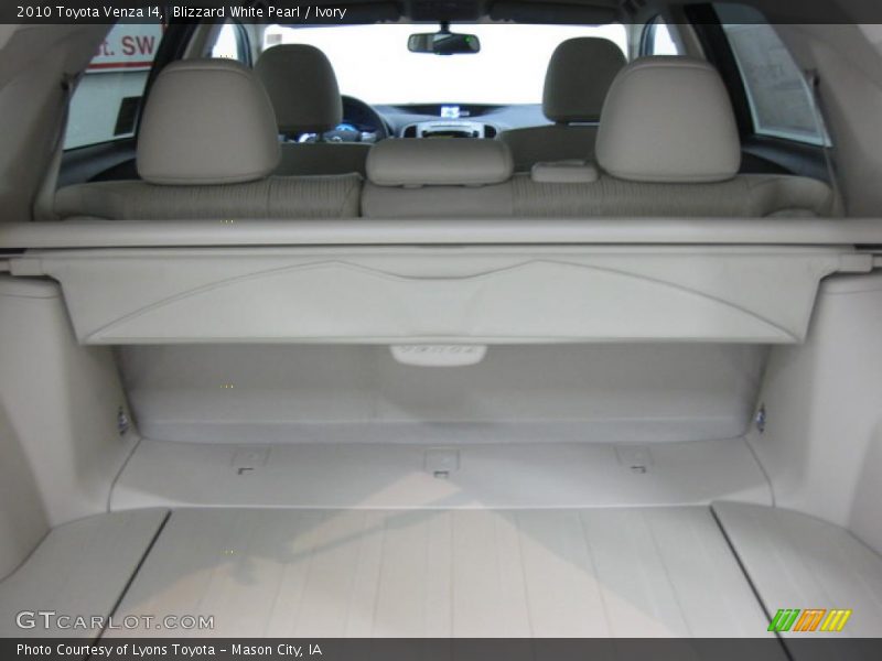 Blizzard White Pearl / Ivory 2010 Toyota Venza I4
