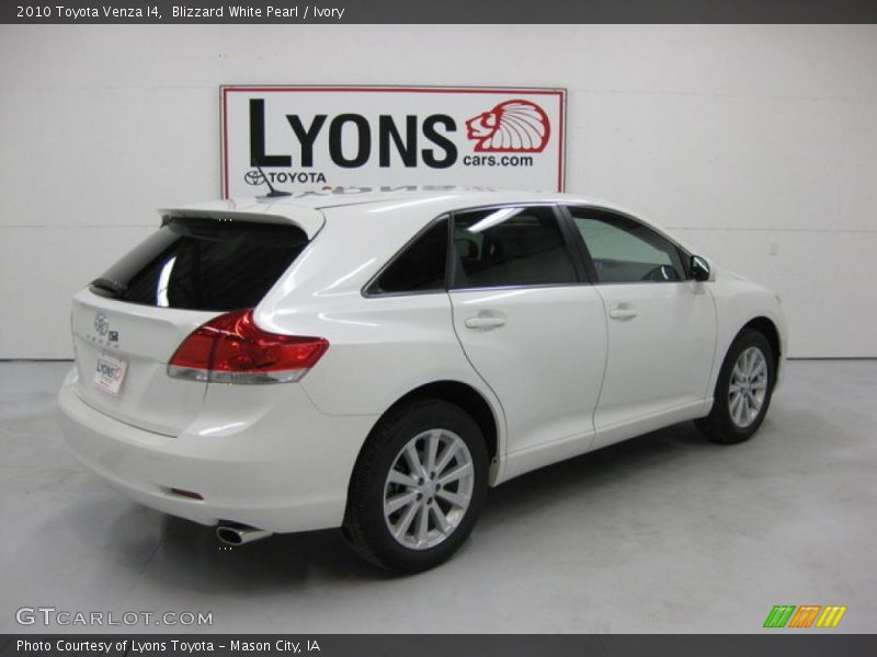 Blizzard White Pearl / Ivory 2010 Toyota Venza I4
