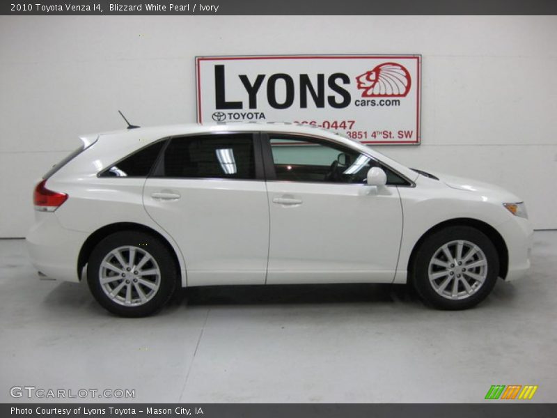 Blizzard White Pearl / Ivory 2010 Toyota Venza I4