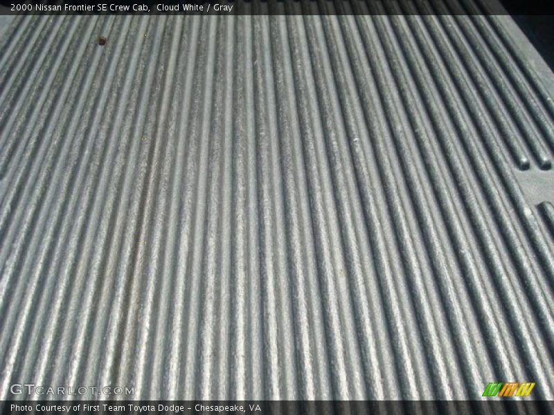 Cloud White / Gray 2000 Nissan Frontier SE Crew Cab