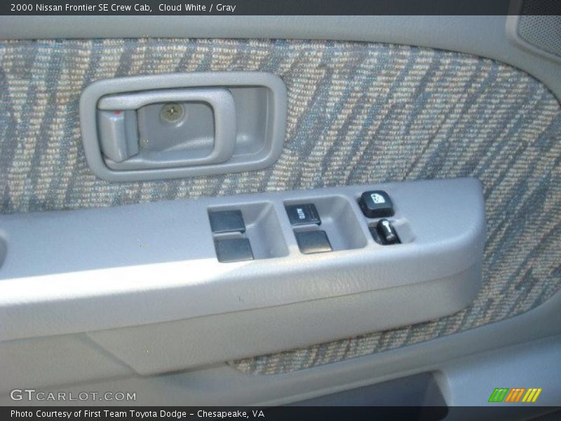 Cloud White / Gray 2000 Nissan Frontier SE Crew Cab