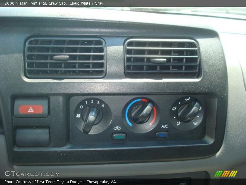 Cloud White / Gray 2000 Nissan Frontier SE Crew Cab