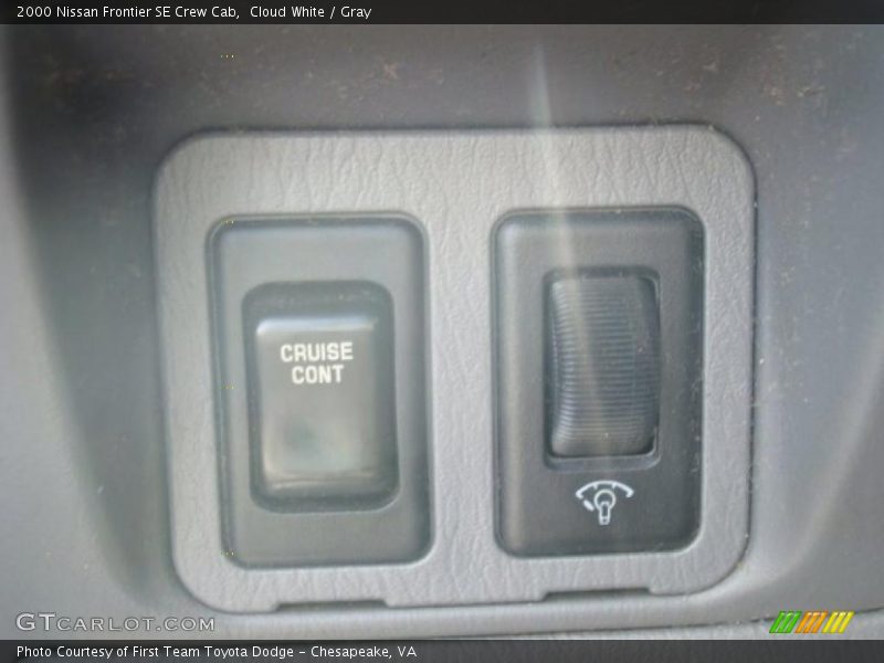 Cloud White / Gray 2000 Nissan Frontier SE Crew Cab
