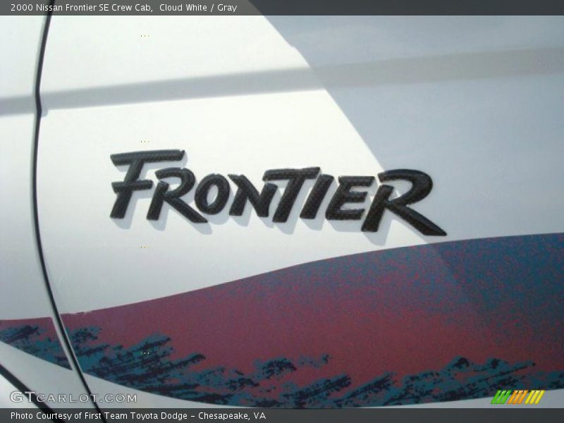 Cloud White / Gray 2000 Nissan Frontier SE Crew Cab