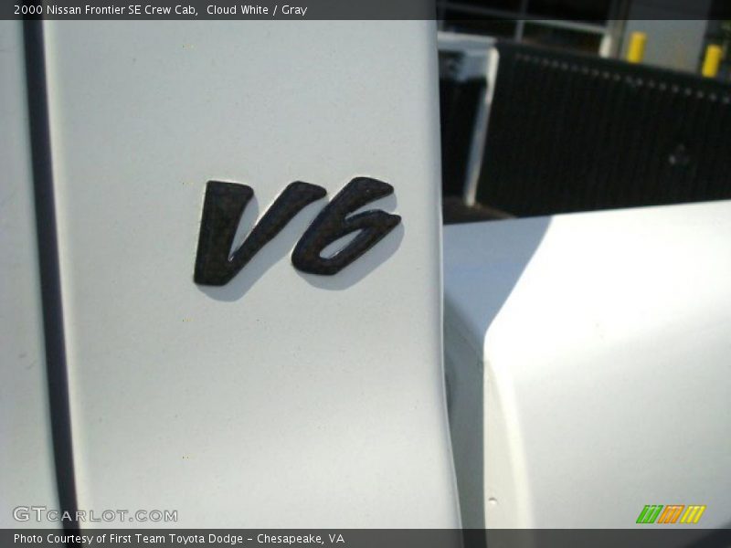 Cloud White / Gray 2000 Nissan Frontier SE Crew Cab