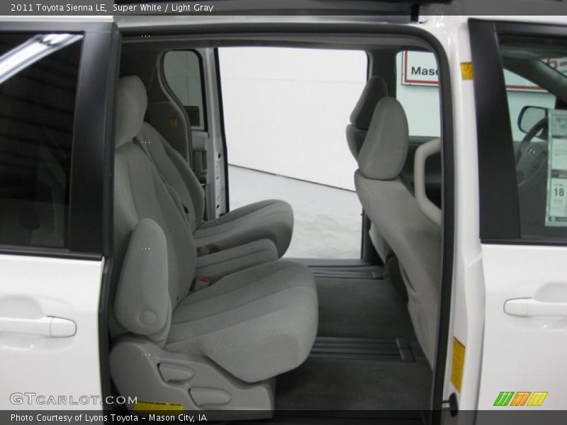 Super White / Light Gray 2011 Toyota Sienna LE