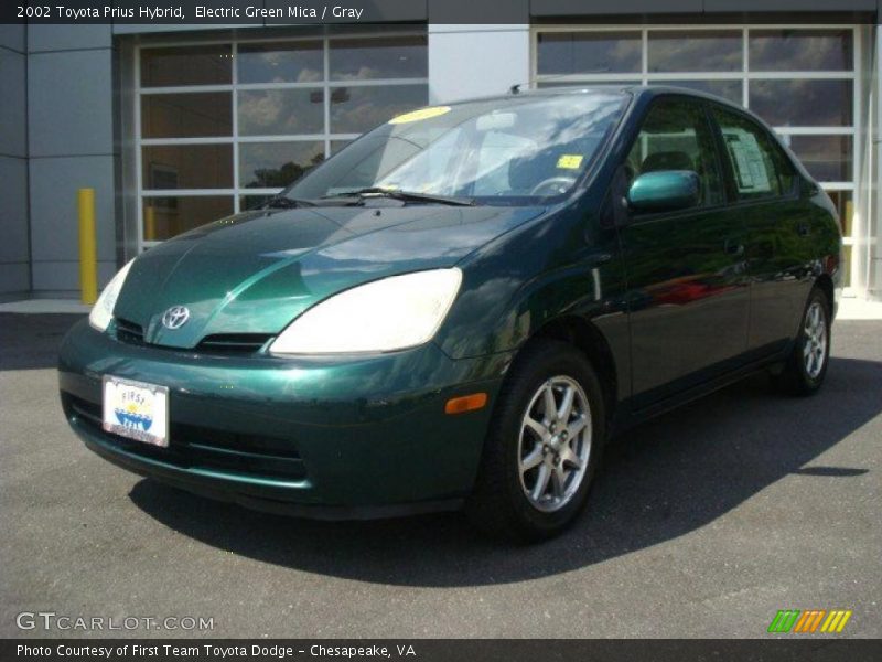 Electric Green Mica / Gray 2002 Toyota Prius Hybrid