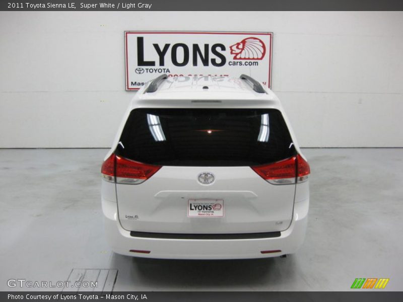 Super White / Light Gray 2011 Toyota Sienna LE