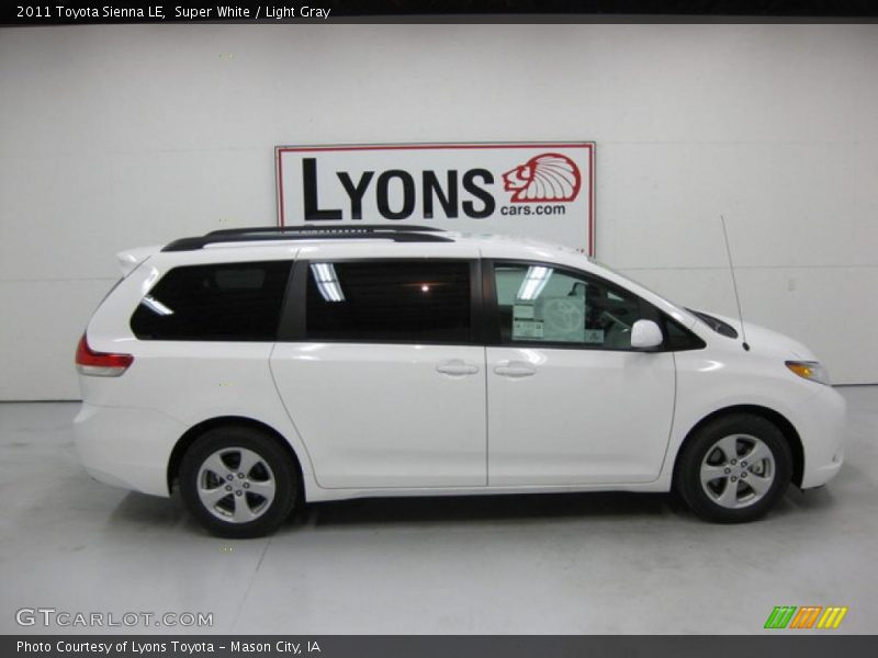 Super White / Light Gray 2011 Toyota Sienna LE
