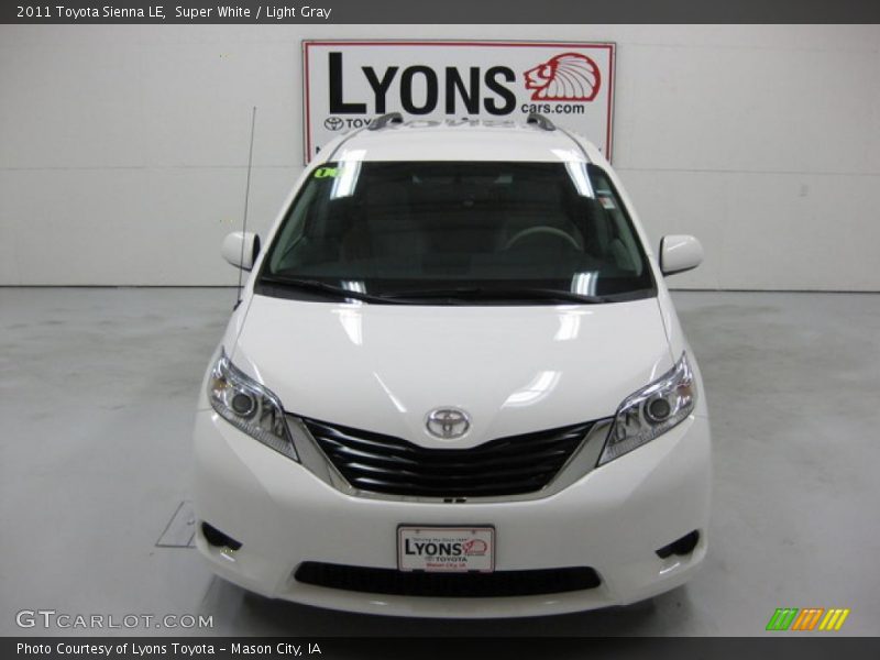 Super White / Light Gray 2011 Toyota Sienna LE