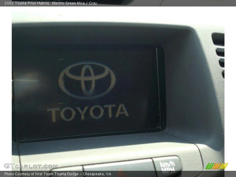 Electric Green Mica / Gray 2002 Toyota Prius Hybrid