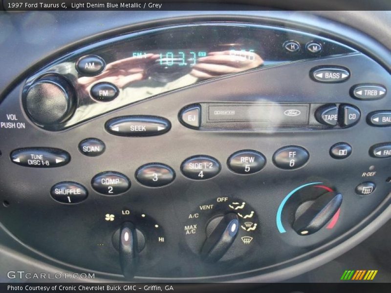 Light Denim Blue Metallic / Grey 1997 Ford Taurus G