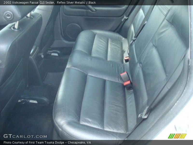 Reflex Silver Metallic / Black 2002 Volkswagen Passat GLS Sedan