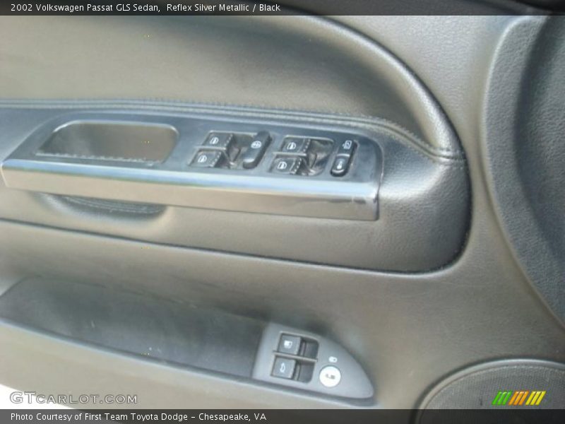 Reflex Silver Metallic / Black 2002 Volkswagen Passat GLS Sedan
