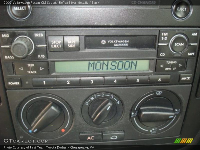Reflex Silver Metallic / Black 2002 Volkswagen Passat GLS Sedan