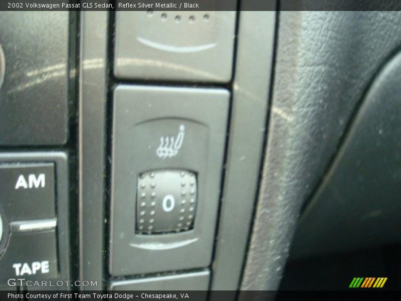 Reflex Silver Metallic / Black 2002 Volkswagen Passat GLS Sedan
