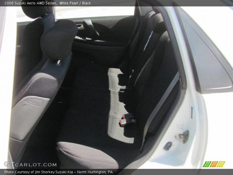 White Pearl / Black 2006 Suzuki Aerio AWD Sedan