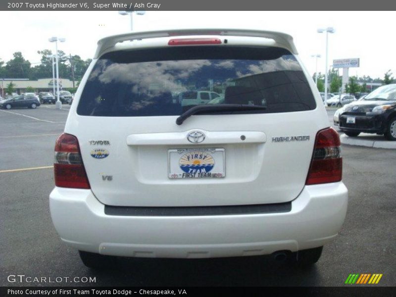 Super White / Ash Gray 2007 Toyota Highlander V6