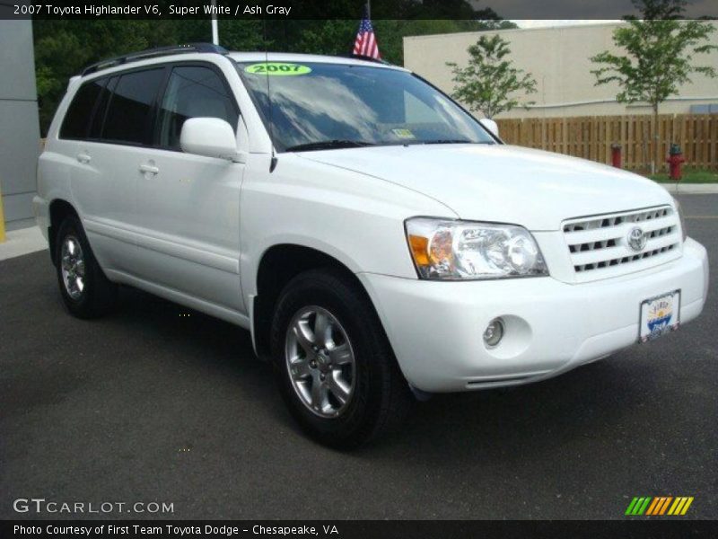 Super White / Ash Gray 2007 Toyota Highlander V6