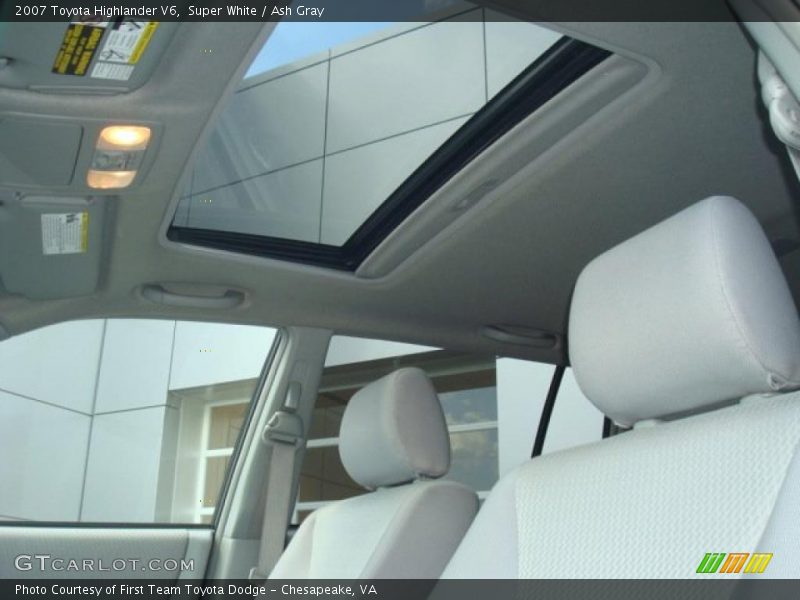 Super White / Ash Gray 2007 Toyota Highlander V6