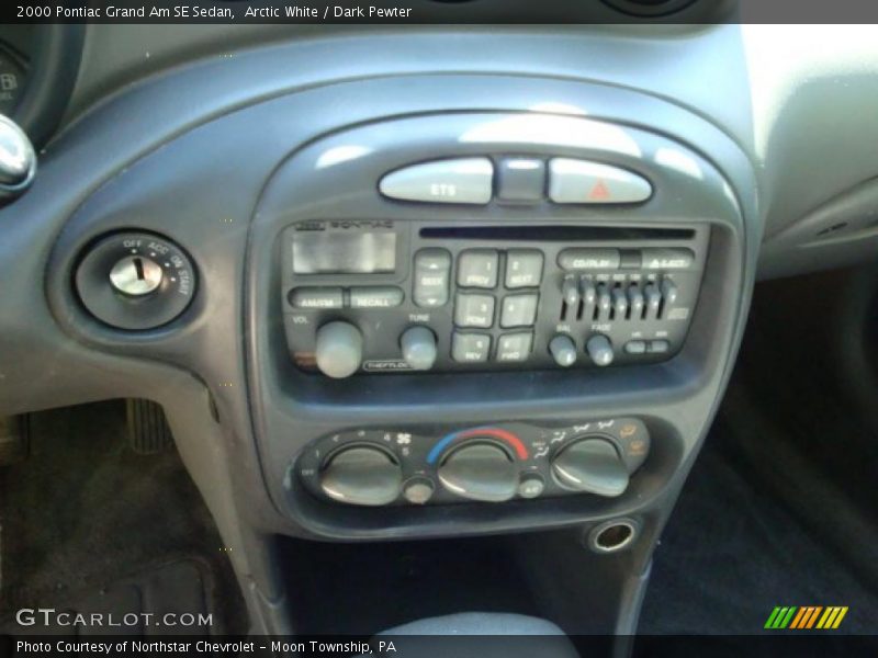 Arctic White / Dark Pewter 2000 Pontiac Grand Am SE Sedan