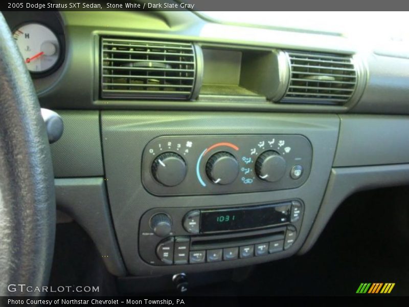 Stone White / Dark Slate Gray 2005 Dodge Stratus SXT Sedan