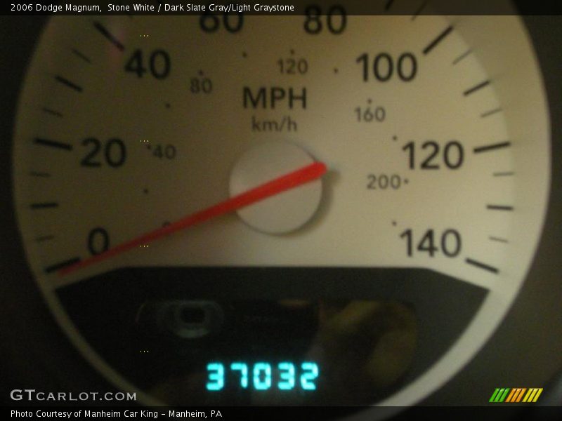 Stone White / Dark Slate Gray/Light Graystone 2006 Dodge Magnum
