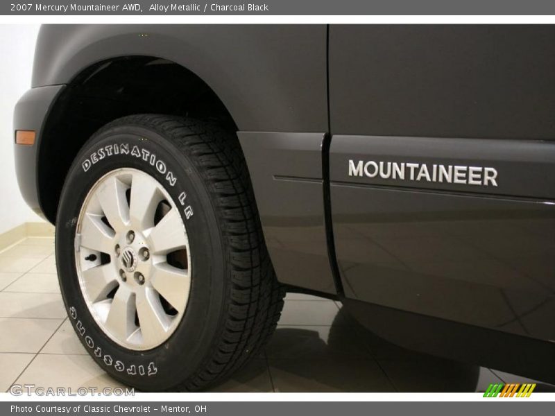 Alloy Metallic / Charcoal Black 2007 Mercury Mountaineer AWD