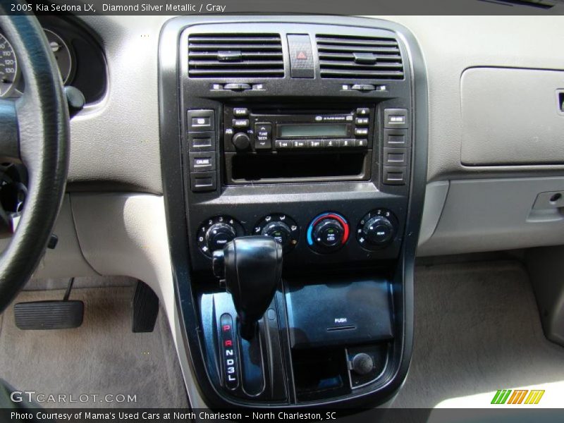 Diamond Silver Metallic / Gray 2005 Kia Sedona LX