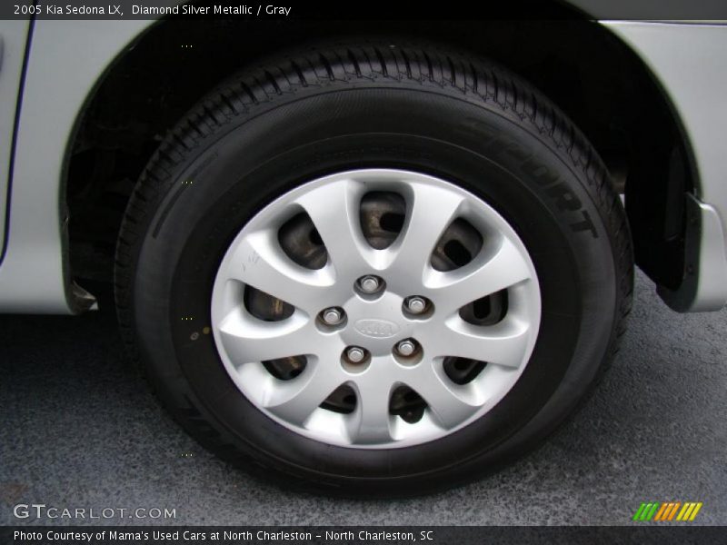Diamond Silver Metallic / Gray 2005 Kia Sedona LX