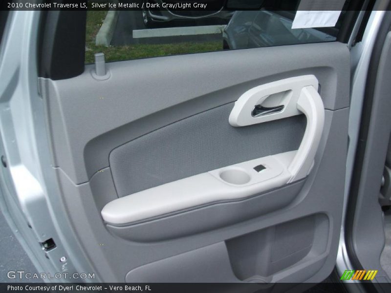 Silver Ice Metallic / Dark Gray/Light Gray 2010 Chevrolet Traverse LS