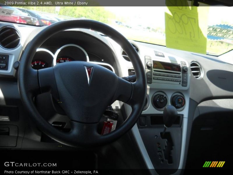 Ultra White / Ebony 2009 Pontiac Vibe 2.4 AWD