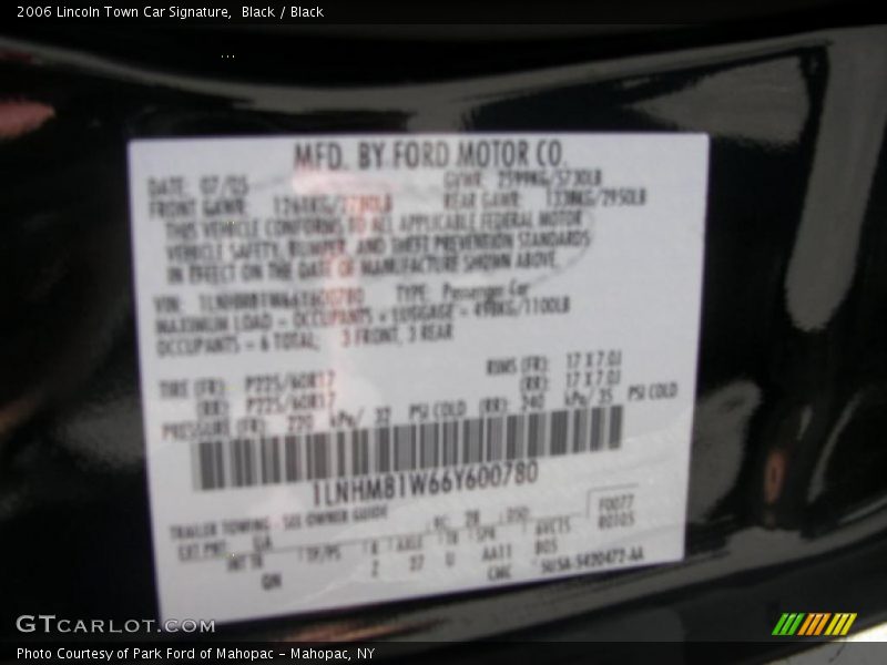 Black / Black 2006 Lincoln Town Car Signature