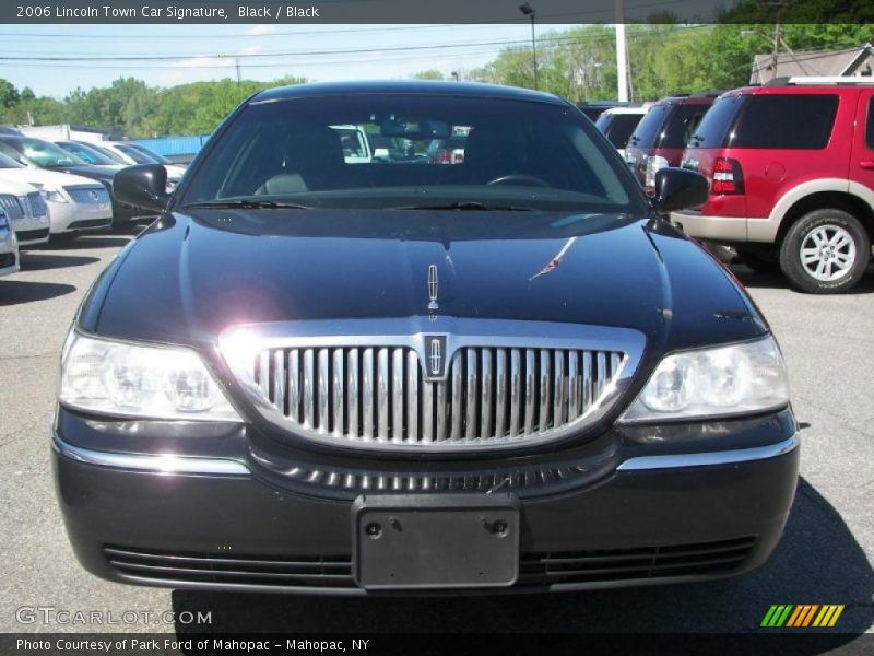 Black / Black 2006 Lincoln Town Car Signature