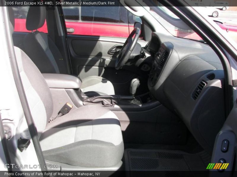 Silver Metallic / Medium/Dark Flint 2006 Ford Escape XLS 4WD