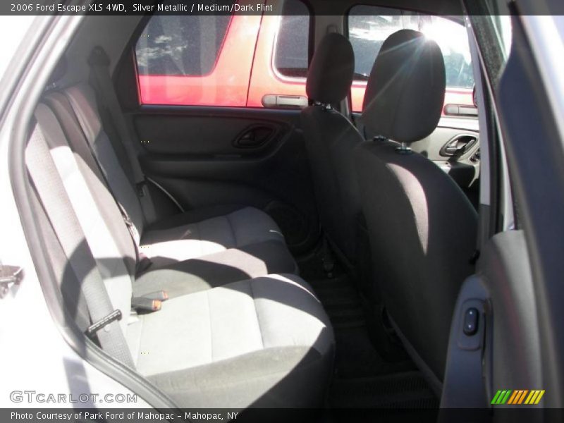 Silver Metallic / Medium/Dark Flint 2006 Ford Escape XLS 4WD