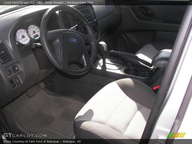 Silver Metallic / Medium/Dark Flint 2006 Ford Escape XLS 4WD