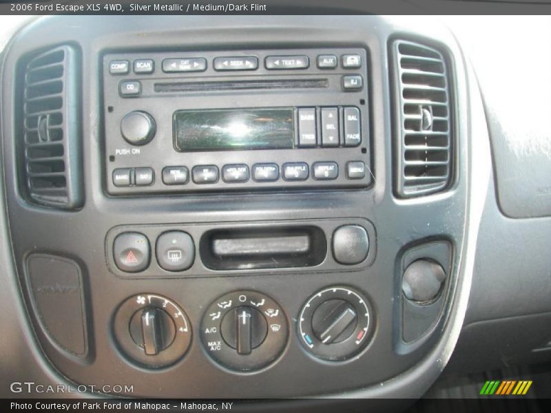 Silver Metallic / Medium/Dark Flint 2006 Ford Escape XLS 4WD