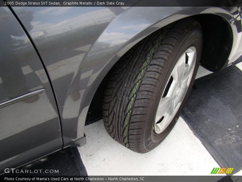 Graphite Metallic / Dark Slate Gray 2005 Dodge Stratus SXT Sedan